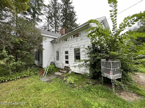 781 E Lykers Road, Sprakers, NY 12166