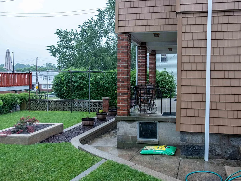 202 Washington St #1 — Photo 21