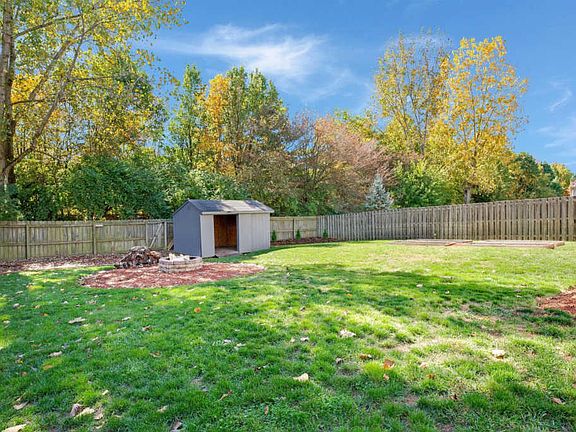 5th image of 1361 Boswall Dr
