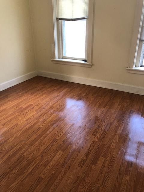 1st image of 200 E Elm St #1
