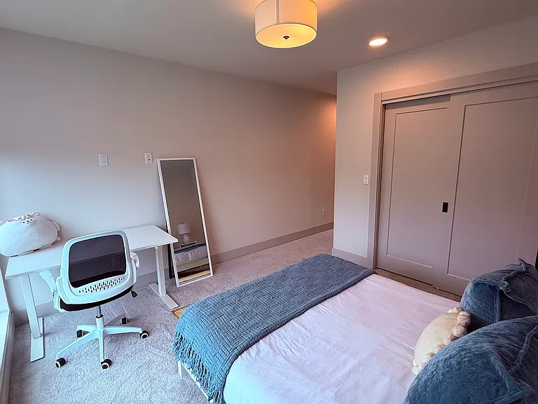 4204 Evanston Ave N — Photo 12