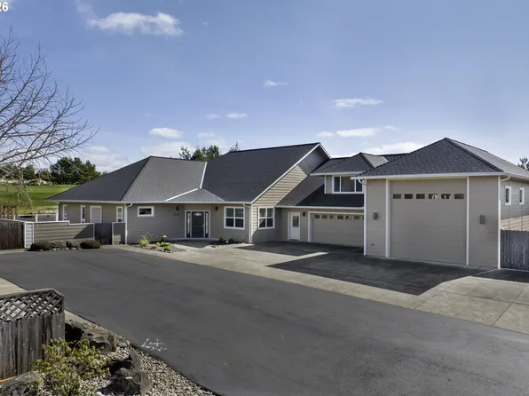 2116 Willow Loop E, Florence, OR 97439