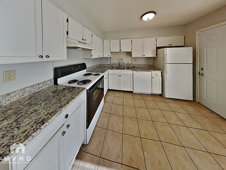 3535 Laurel Cv — Photo 3
