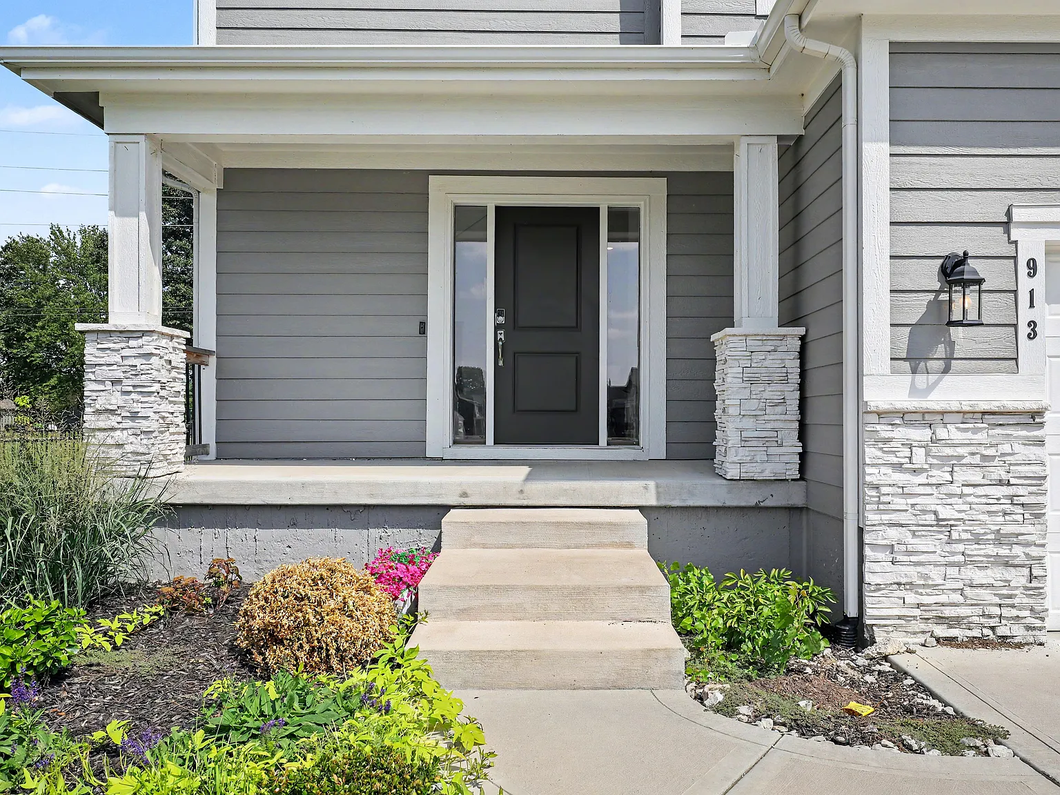4 bed, 2121 sqft, $3,000 — Photo 4