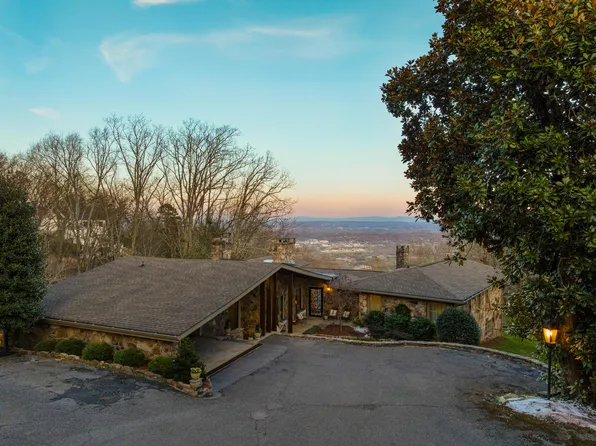1001 Fleetwood Dr, Lookout Mtn, GA 30750