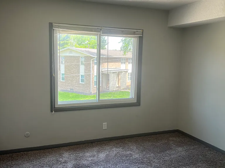2450 Shaker Ct #4 — Photo 7