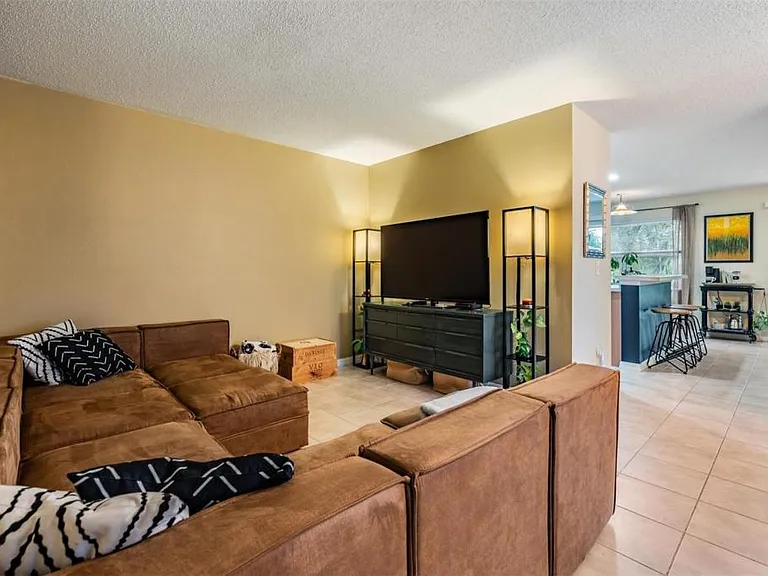 4522 Winding River Way — Photo 5