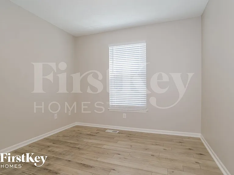 11108 N Lewis Ave — Photo 11