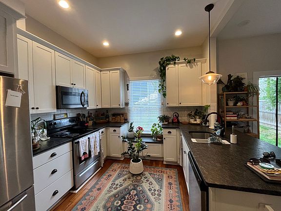 4th image of 2207 Venable St