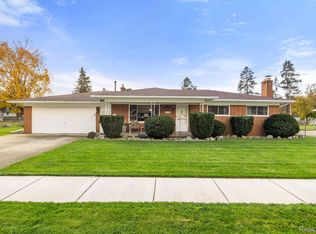 6670 Powers Ct, Shelby Township, MI 48317