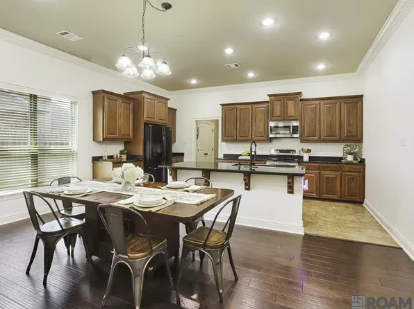 13200 Babin Estates Dr, Gonzales, LA 70737