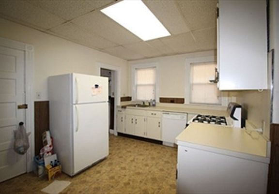 3rd image of 155 Woodside Ave #1