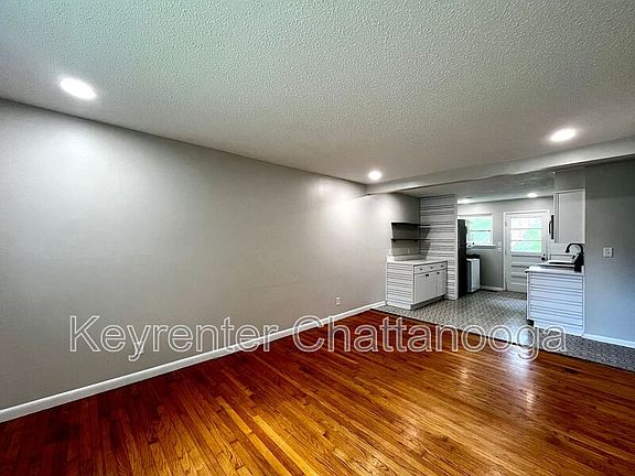 5th image of 904 Tremont St APT A