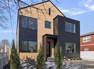 456 Maple St, South Haven, MI 49090