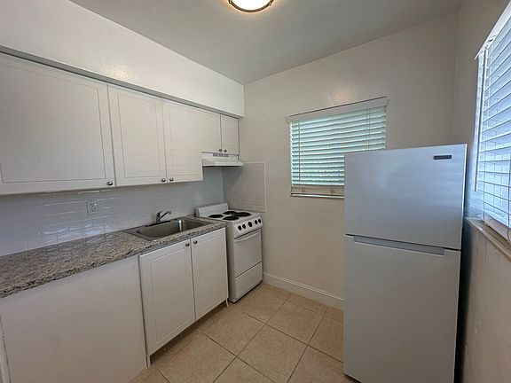 5th image of 6208-10 Dawson St #5