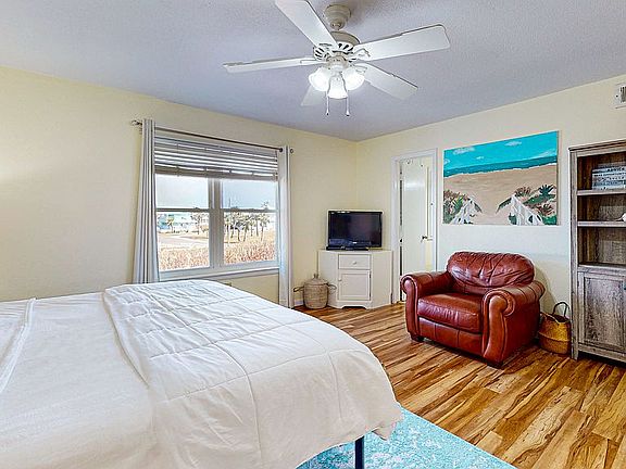 3rd image of 4901 State Hwy 361 APT 207