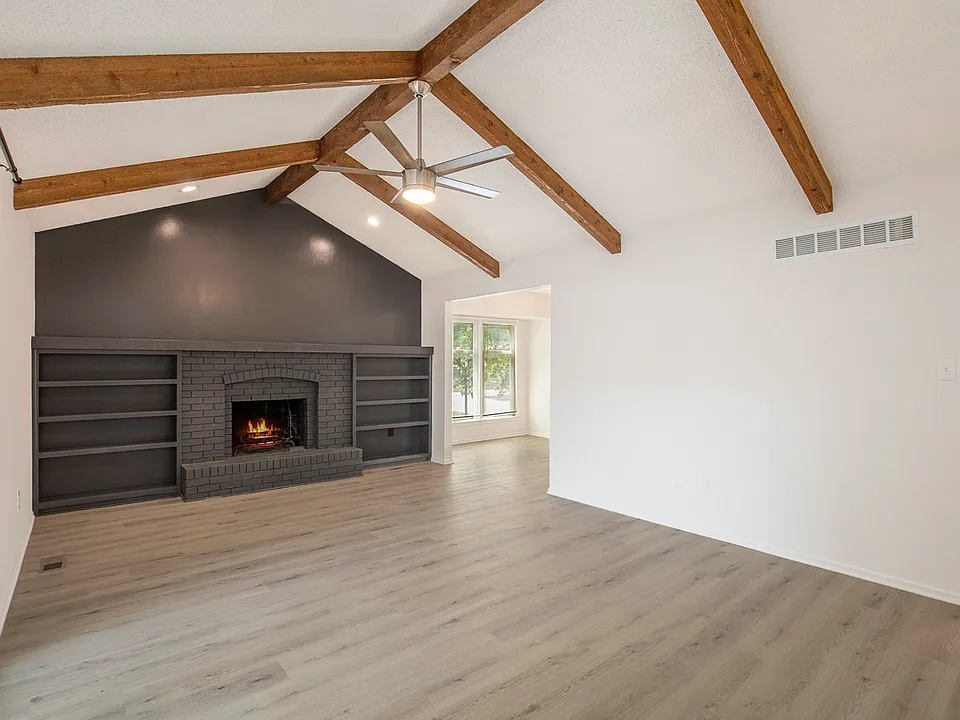 309 SE Brownfield Dr