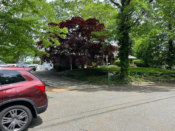 3rd image of 6 Guthrie Ct