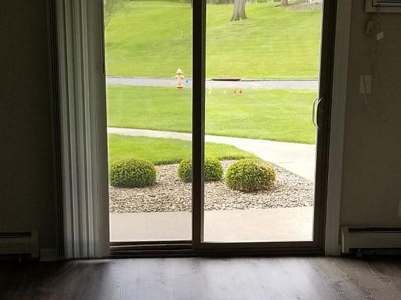 3rd image of 6424 Saint Andrews Dr APT 5