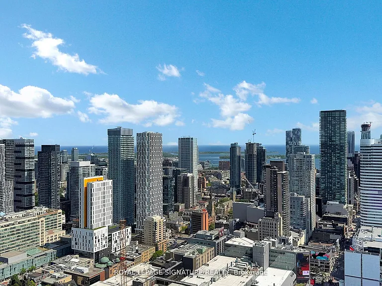 386 Yonge St #4508 — Photo 32