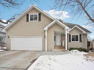 2212 Ariel St N, North Saint Paul, MN, 55109