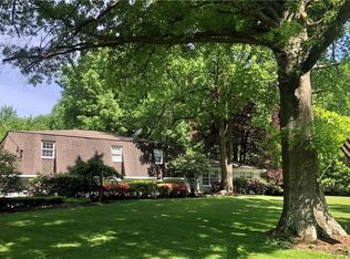 4900 Greenbrier Dr, Girard, OH