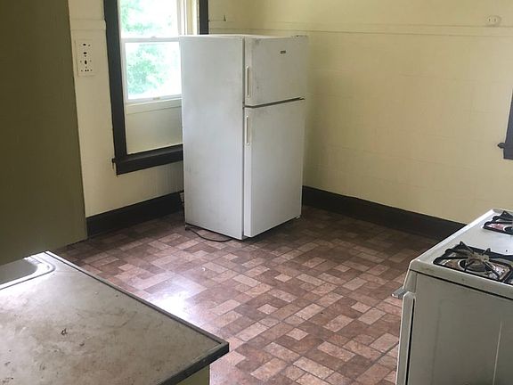 3rd image of 2624 E 114th St Unit 2