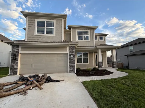 28601 W 161st Ter, Gardner, KS 66030