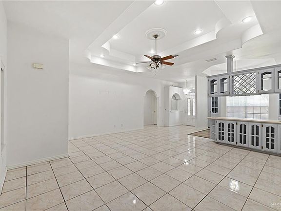 3rd image of 2521 San Manuel St