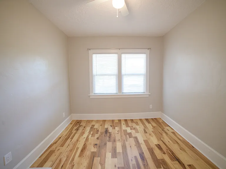 112 12th St N #118 — Photo 12
