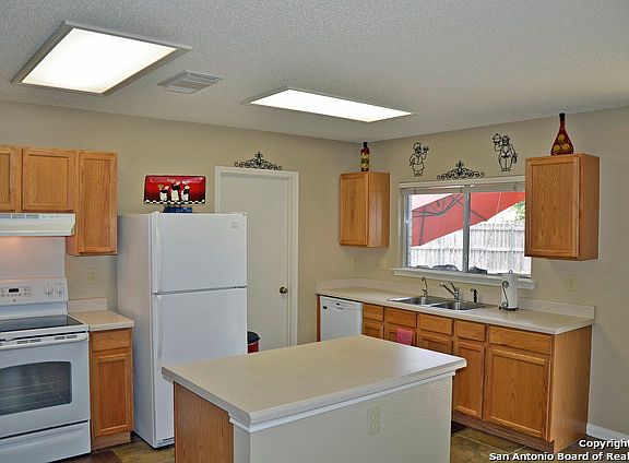 4th image of 102 Vista Verde