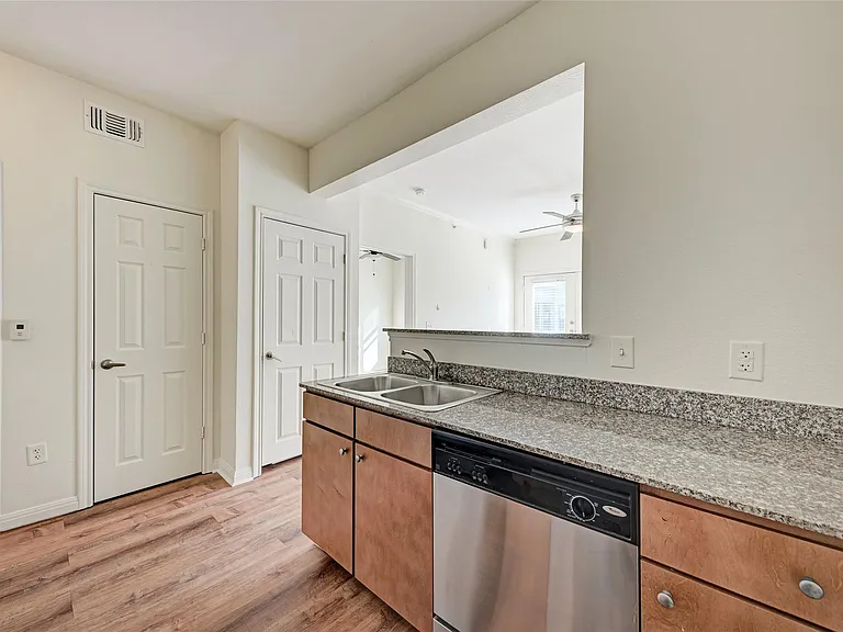 2502 Leon St #518 — Photo 4