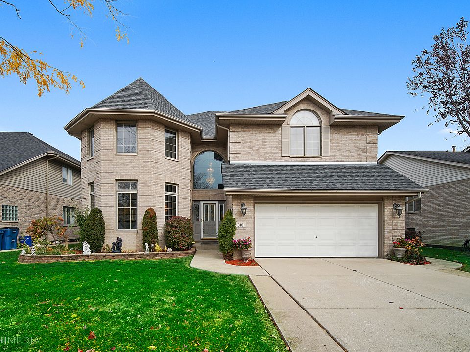 810 W Veterans Pkwy, Addison, IL 60101 | Zillow