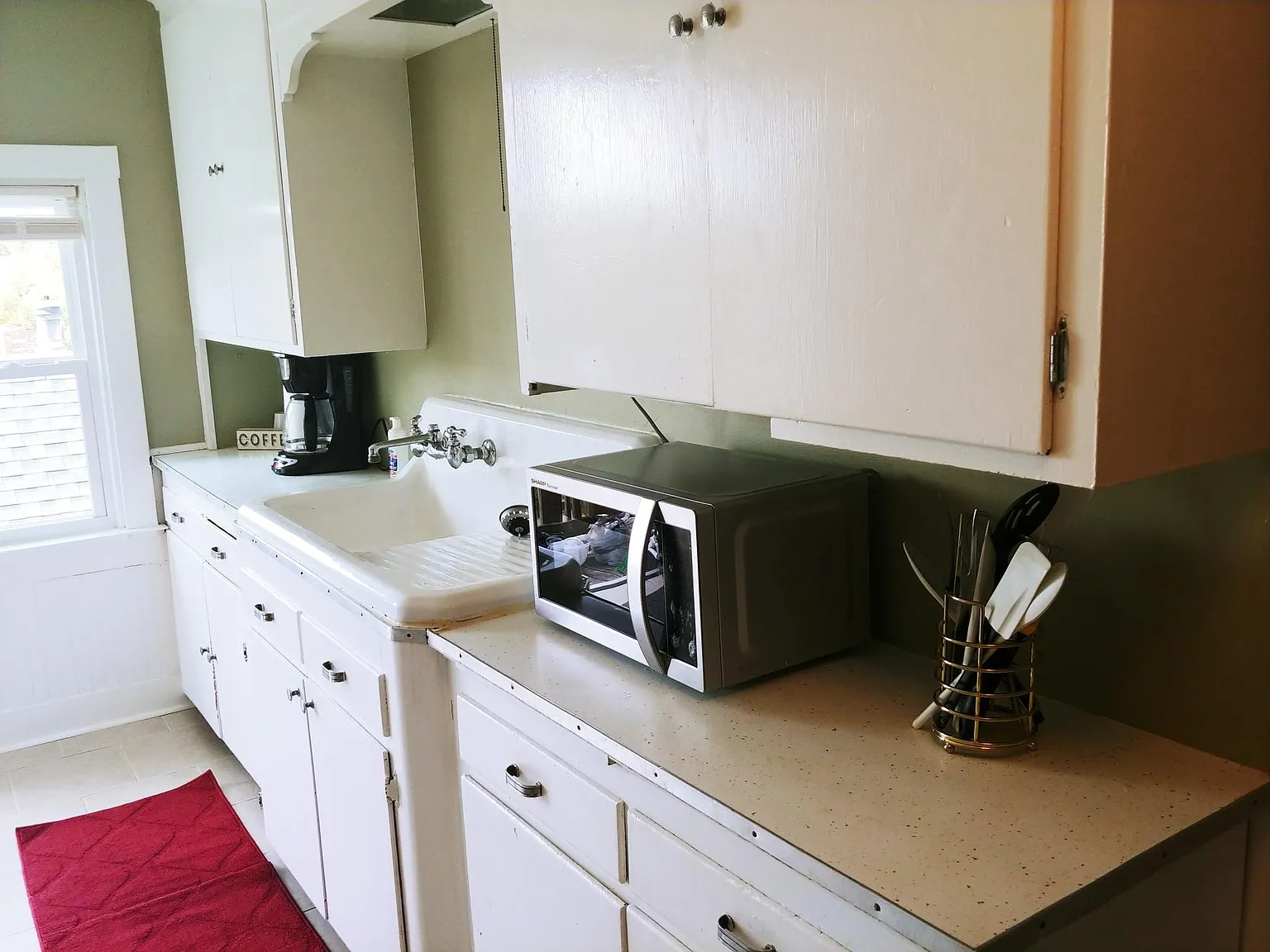 1 bed, 1100 sqft, $900 — Photo 2