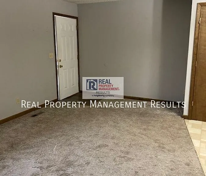 150 W Sycamore St #156 — Photo 3