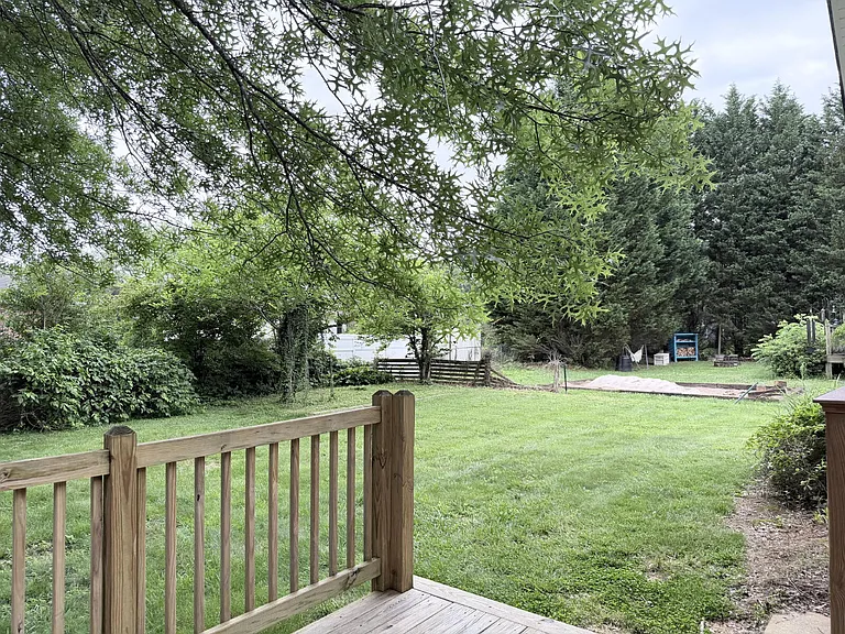 725 Wildflower Ln — Photo 50