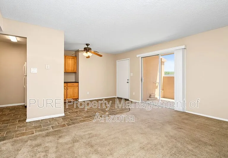 1224 E Evergreen St #102 — Photo 3