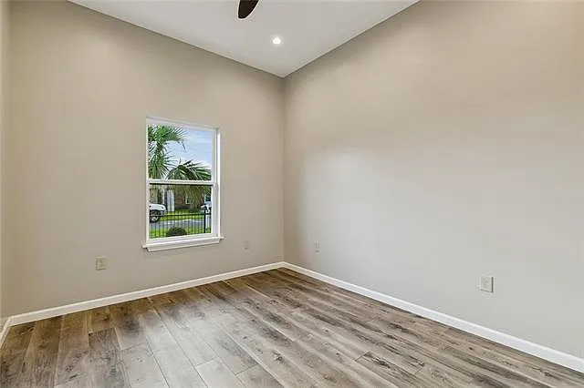 728 Lydia Ct — Photo 13