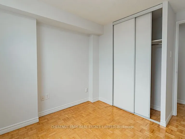 1060 Caven St #202 — Photo 12