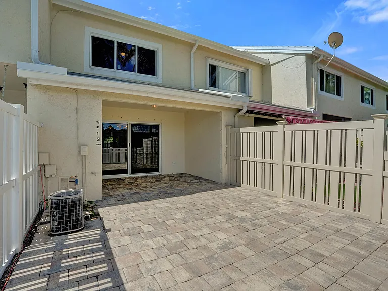 9913 NW 57th Mnr — Photo 22