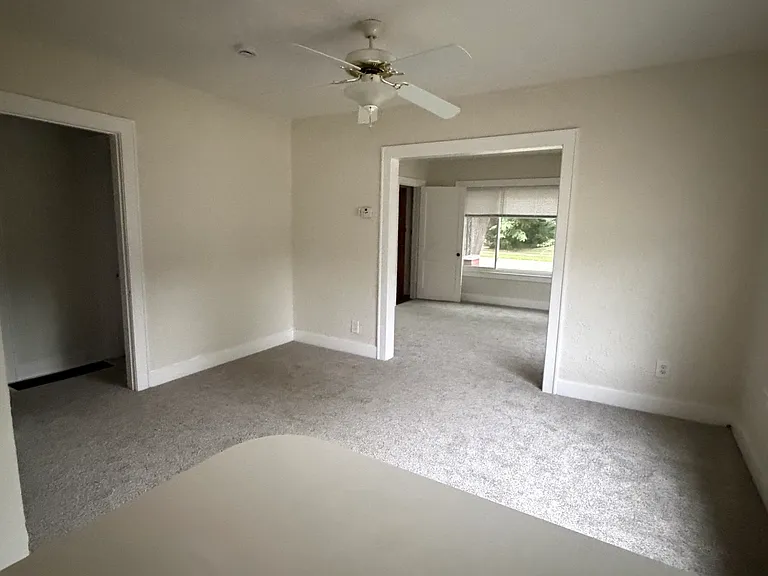 995 Lakeview Ave — Photo 4