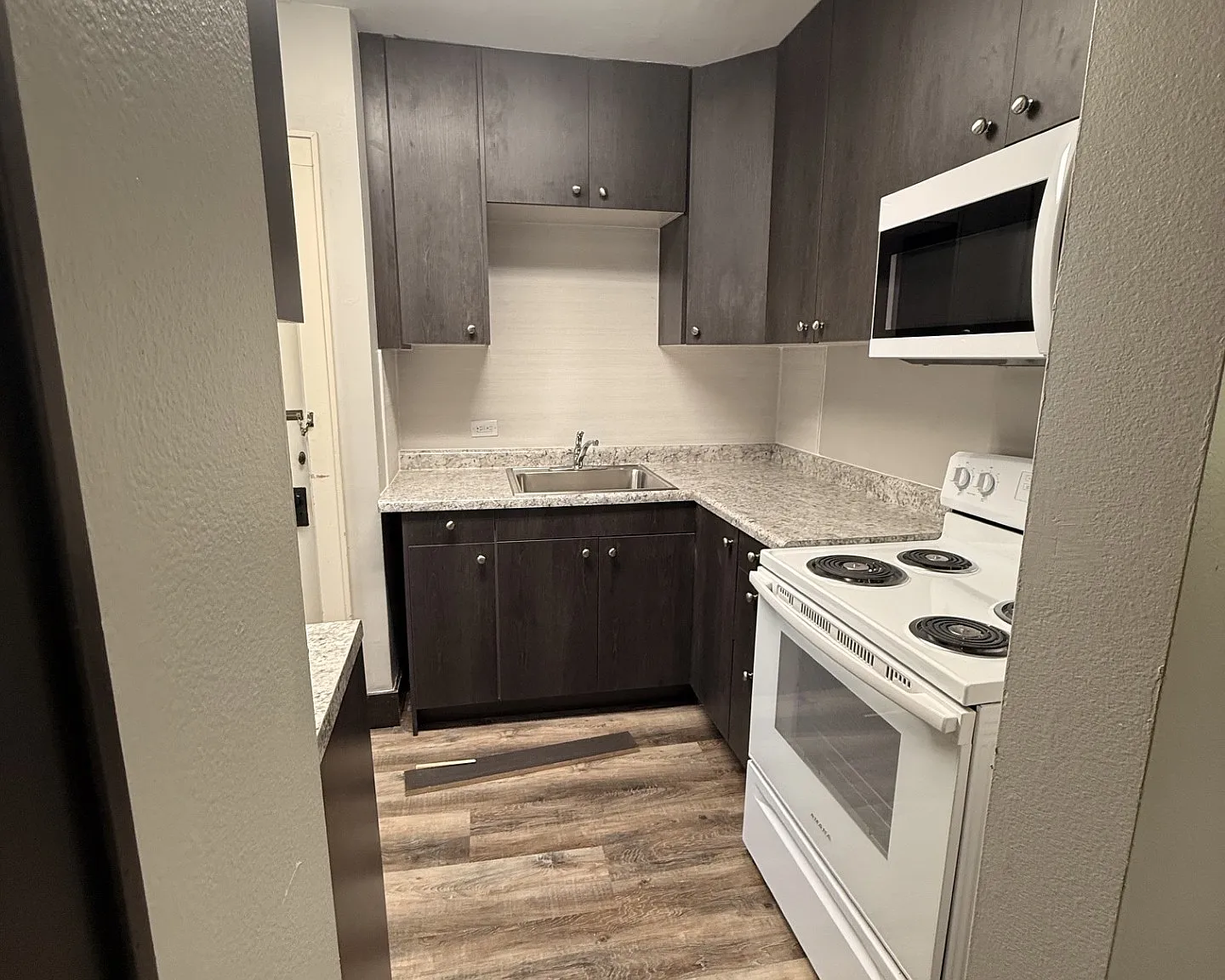 561 Franklin Street - 2 — Photo 1