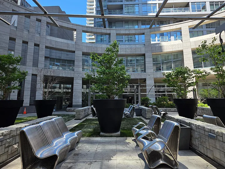 2191 Yonge St #2210 — Photo 14