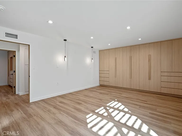 6108 Sadring Ave — Photo 37