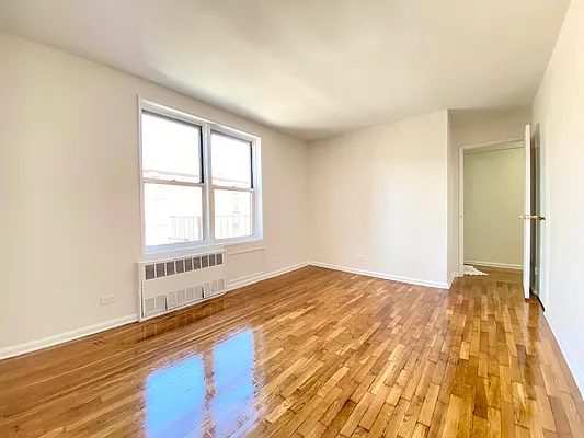 Rented by Queens Apartments Realty LLC | media 25