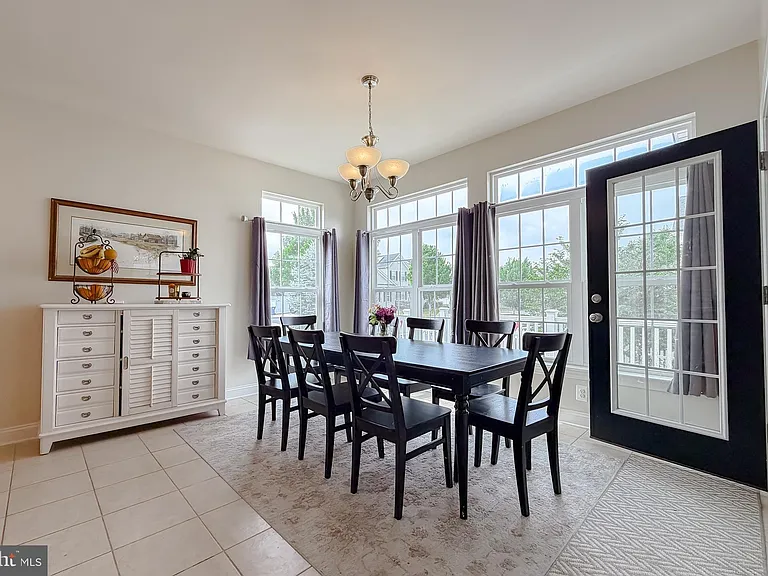 23687 Coventry Dr — Photo 16
