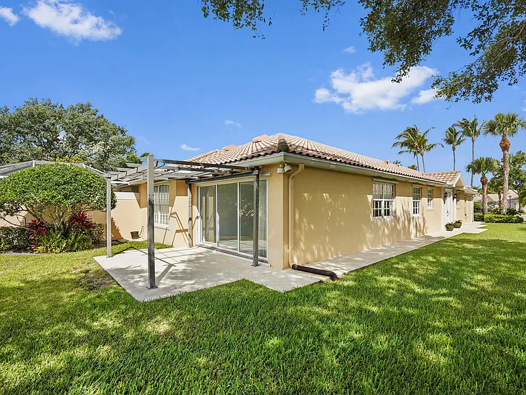 8270 Eleuthera Ln — Photo 17