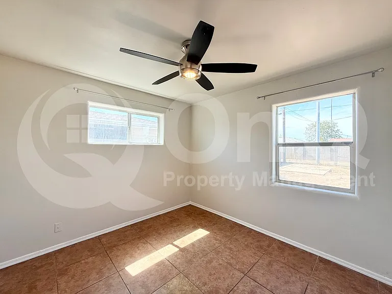 3026 W Pierce St — Photo 15
