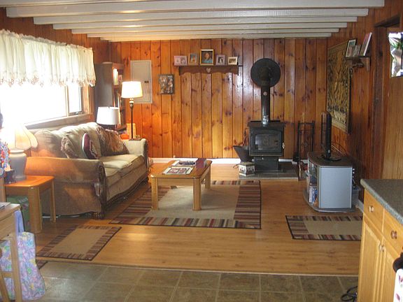 2nd image of 1086 Lakeside Dr E