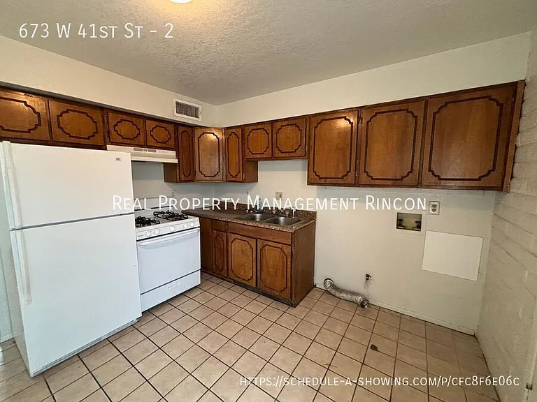 673 W 41st St #2 — Photo 5